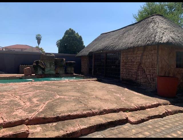 3 bed property to rent in SILVERTON